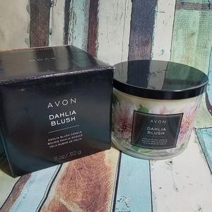 NIB Dahlia Blush Candle